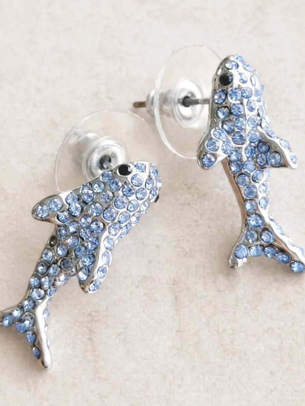 Kate Spade California Dreaming Shark Blue Stud Earrings Silver - Picture 2 of 2